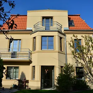 https://vila-krocinka.praguehotelsweb.com